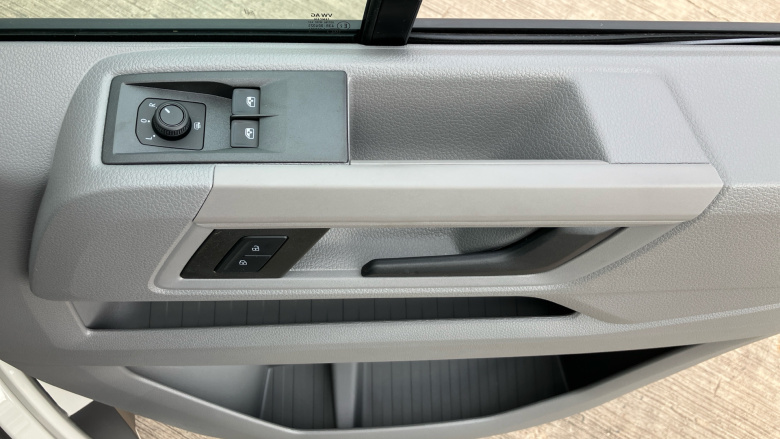 Volkswagen Crafter Cr35 Lwb Diesel Fwd 2.0 TDI 140PS Commerce Plus High Roof Van